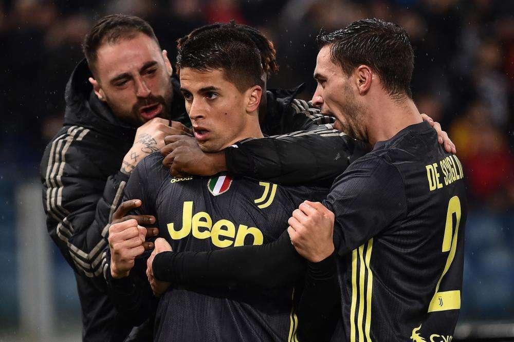 AFFONDO SCUDETTO CON UNA DOPPIA MANO DALLA PANCHINA 