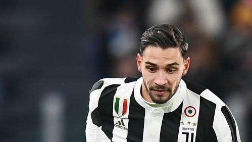 LIVE TJ - DE SCIGLIO: "Stiamo migliorando di partita in partita. Allegri mi fa sentire la sua fiducia. Che bello l'abbraccio dei miei compagni dopo il gol al Crotone"