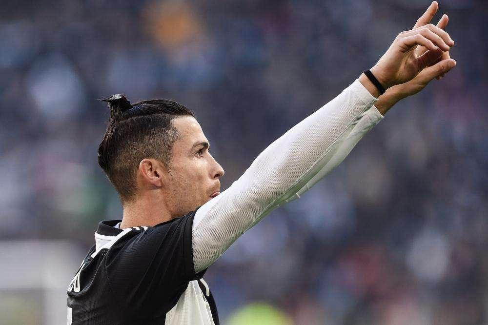 Cristiano Ronaldo e Portogallo cuori d'oro: donazione ai calciatori dilettanti 