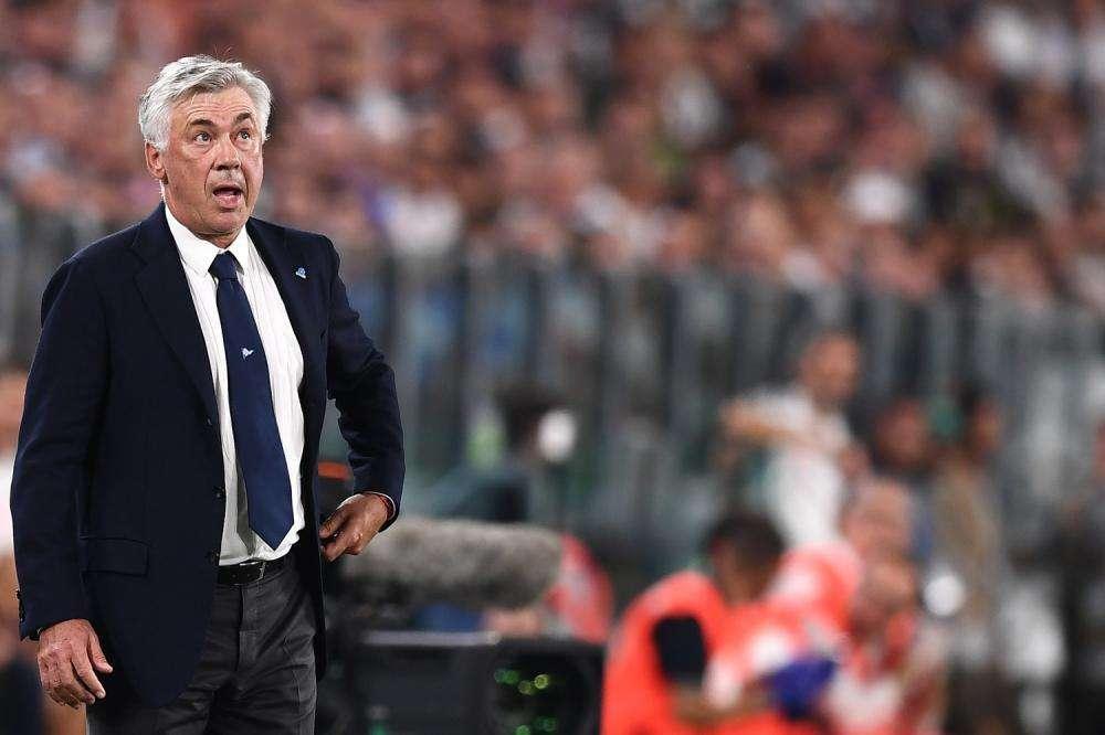 Napoli, comunicato di Ancelotti: "Indignato per le condizioni degli spogliatoi del San Paolo"