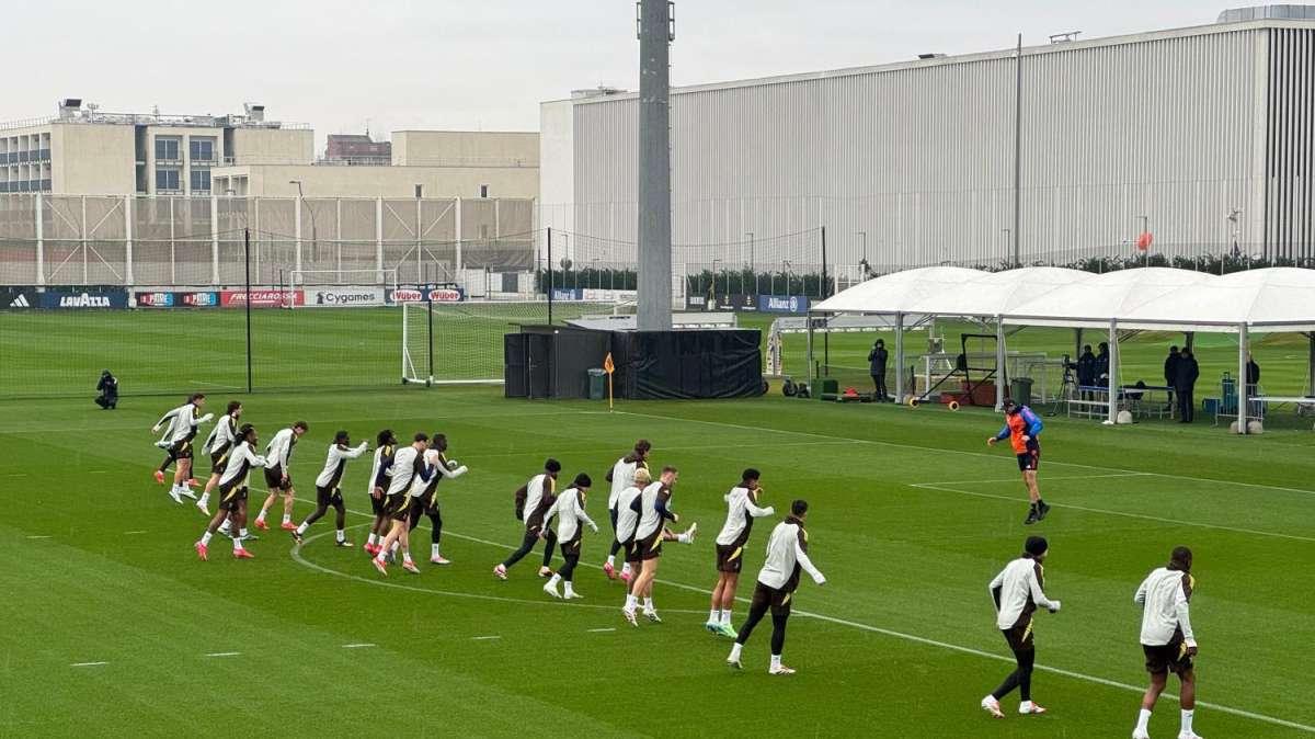 LIVE TJ - Douglas Luiz potrebbe essere titolare contro il Club Brugge. Walk around terminato al Jan Breydel Stadion. I convocati: ci sono Yildiz, McKennie e Conceicao