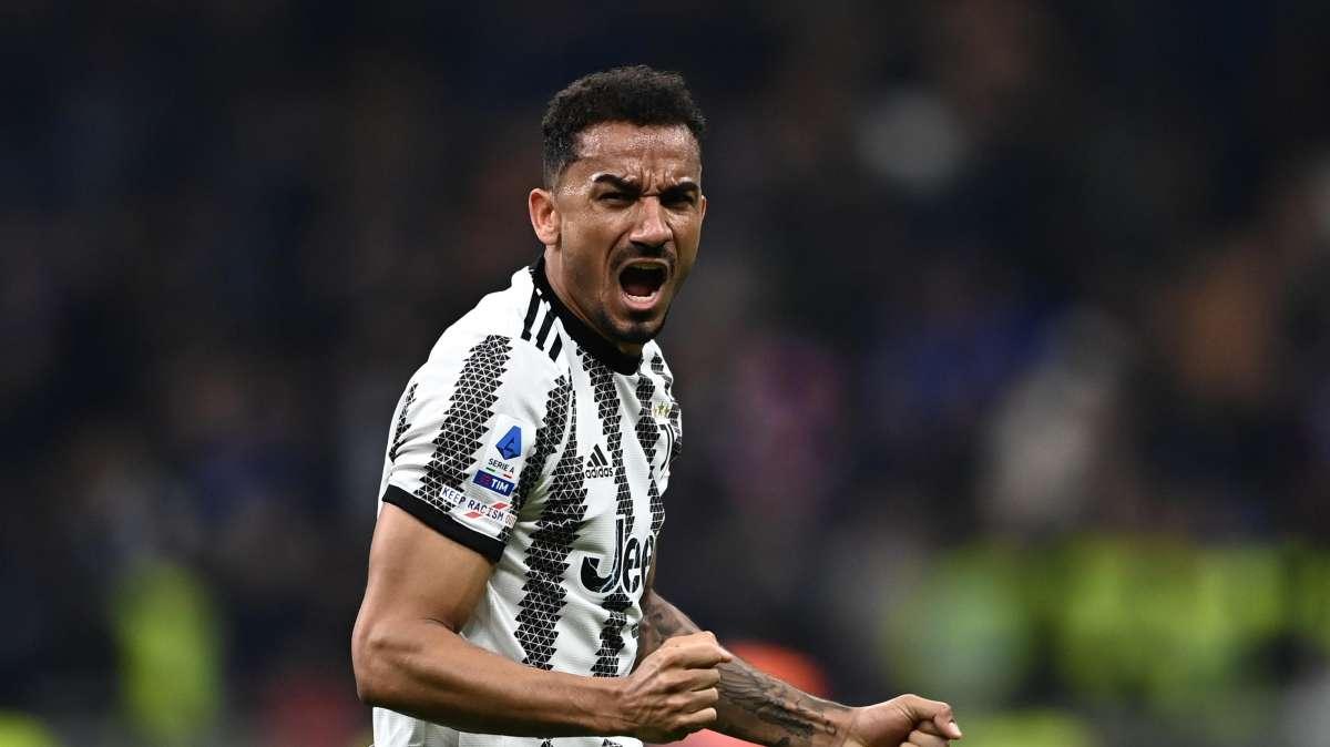 DANILO su Instagram: “Cuore Juve”