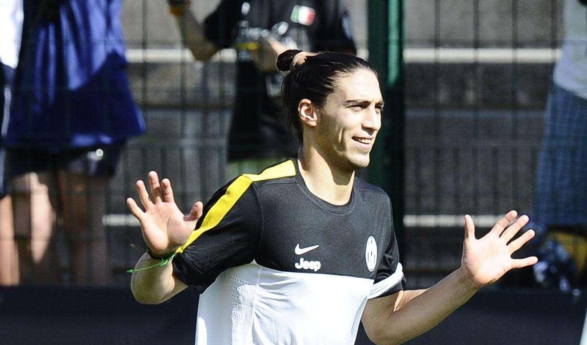 LIVE CHATILLON - CACERES: "Contento di indossare questa grande maglia. Festa Scudetto? Bel ricordo, ma ora pensiamo a vincere il prossimo campionato. Per il triplete mi taglierei i capelli"