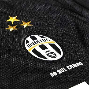I TIFOSI NON CI STANNO: MA PERCHE' SU QUELLA MAGLIA IL TASCHINO? ECCO A COSA SERVE