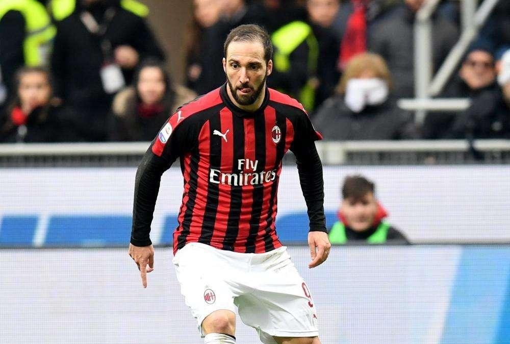 Raisport - Il Chelsea cerca l'accordo con la Juve per Higuain: i "Blues" valutano l'argentino 30 milioni di euro