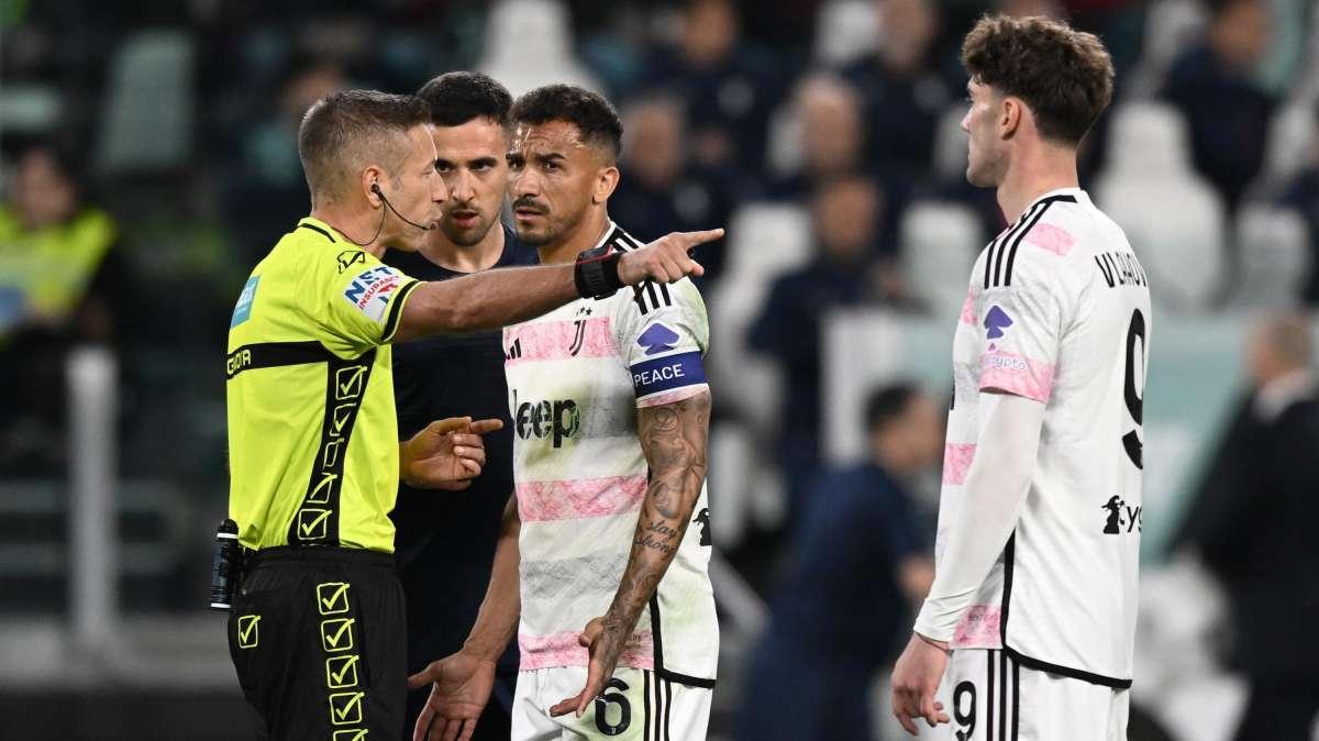 L’ultima volta che arbitrò Juve-Milan: 1 rigore (decisivo), 1 rosso, 9 gialli