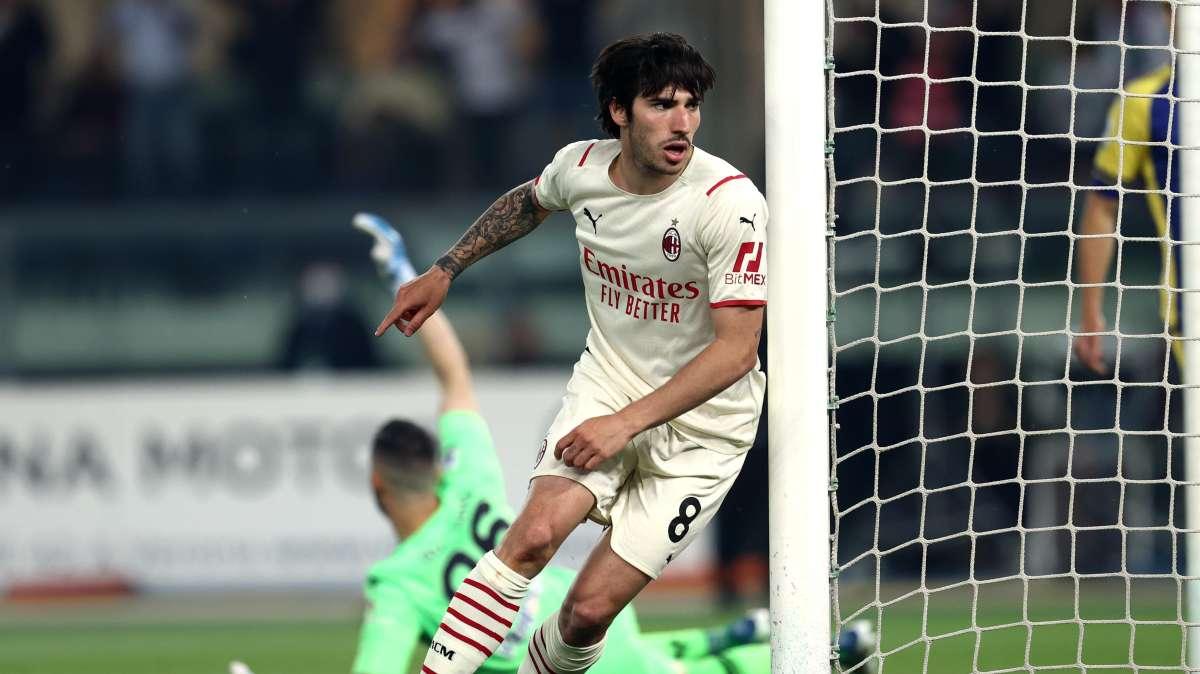 Serie A, il Milan rimonta e vince a Verona. La classifica aggiornata