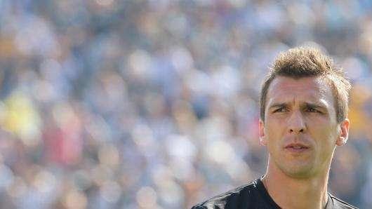LIVE VINOVO - 21 convocati. Tornano Marchisio e Benatia. Out Bonucci e Alves. Domani spazio al 3-5-2. Lichtsteiner titolare. Khedira favorito su Lemina. Hernanes regista. In attacco possibile coppia Mandzukic-Dybala