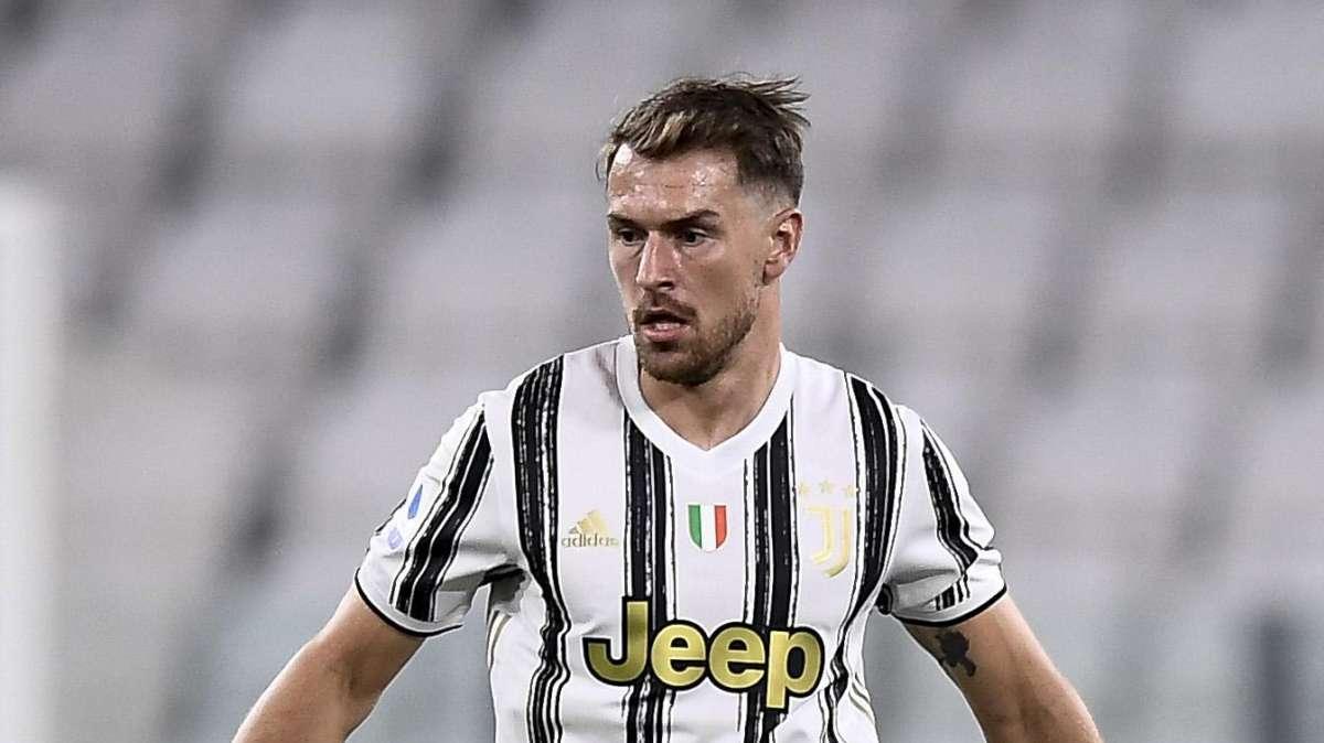Juve, si punta a piazzare 3 giocatori sul mercato 