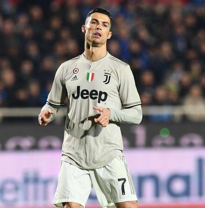 Tyc Sports - Ronaldo vuole James alla Juve: già partita la telefonata del lusitano 