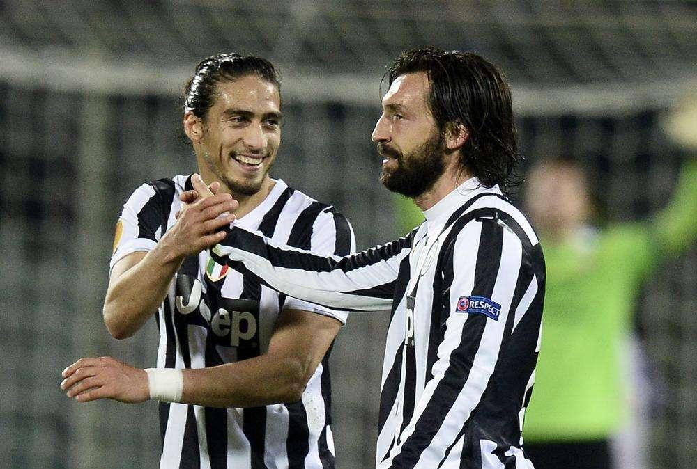 LIVE REGGIO EMILIA - Ha smesso di piovere. La Juve sta terminando la riunione tecnica. Barzagli e Vidal sulla via del recupero. Conte punta sul 3-5-2. Sulla destra spazio a Isla. In attacco dovrebbero giocare Tevez e Llorente