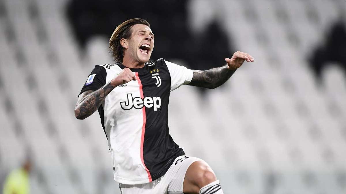 Bernardeschi, la Juve valuta l'addio: l'esterno sarà pedina di scambio?