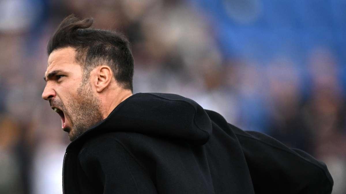 Retroscena Fabregas, ecco il discorso alla squadra dopo l'impresa con la Juve: "Sono così orgoglioso di voi, c***o. Bisogna avere la mentalità vincente in questo club"