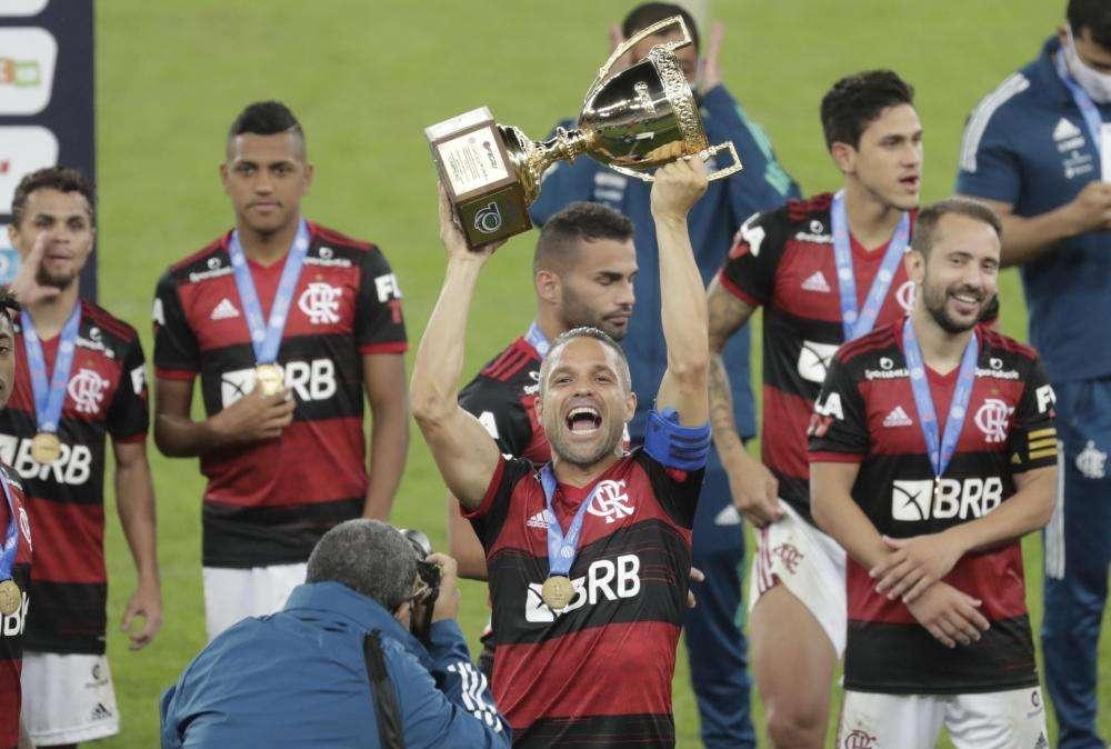 Coronavirus: 16 positivi nel Flamengo, club non può giocare