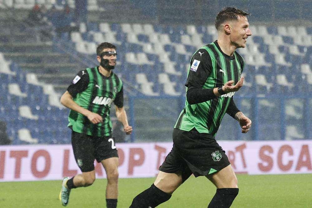 Un gol di Pinamonti basta al Sassuolo, Fiorentina sconfitta