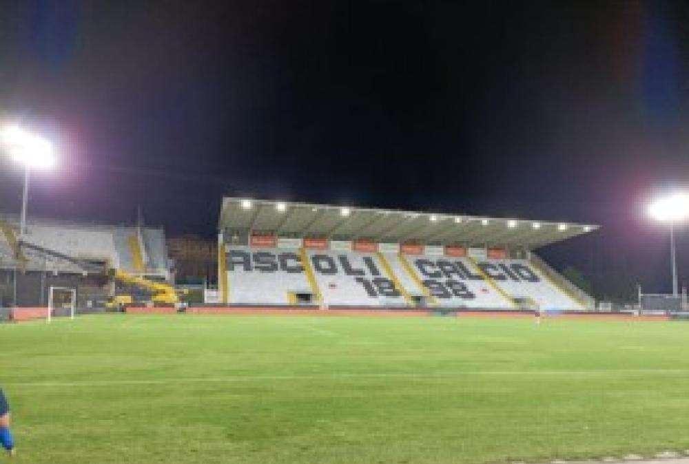 Calcio, squalifica di 7 giornate per l'allenatore dell'Ascoli Tomei