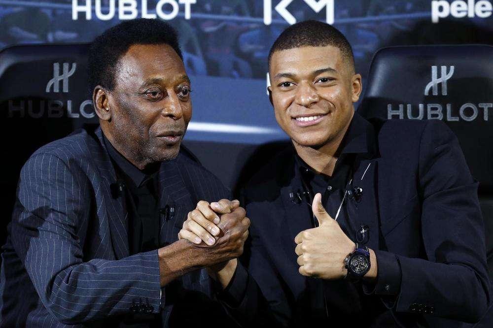 Pelé, Mbappé: "Pregate per il Re"