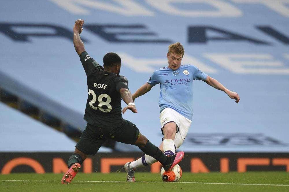 Premier: City fa cinquina e blinda il secondo posto