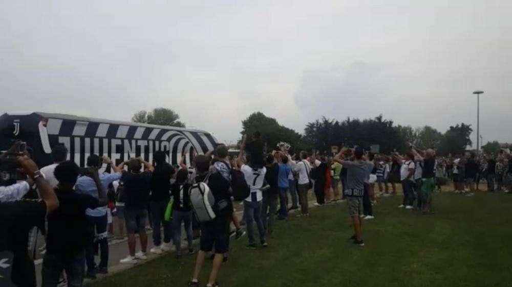 LIVE TJ - L'arrivo della Juventus all'Allianz Stadium (FOTO-VIDEO)