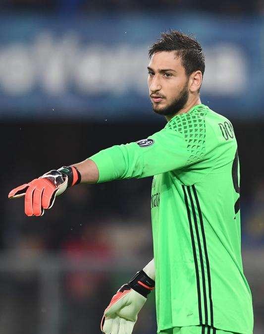 Repubblica - Donnarumma, l'assalto è iniziato