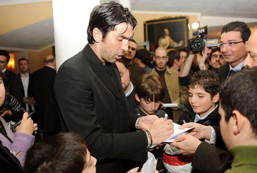 BUFFON a Studio Sport: "La Juve non può non avere progetti ambiziosi. Voglio vincere ancora qui. Un appello alla società? Ha speso parecchio. E su Storari..."
