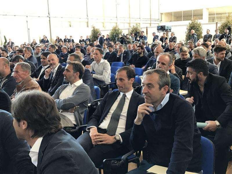LIVE TJ - Panchina d'Oro, vince Sarri. Secondo Allegri, terzo Di Francesco (FOTO)