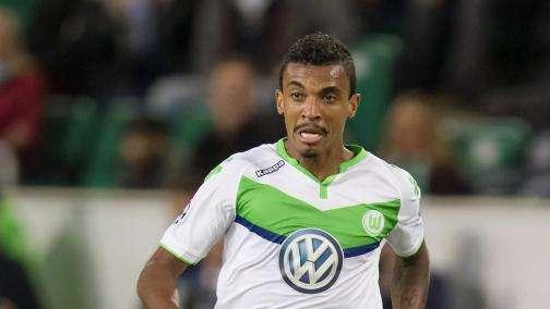 Sky - Offerta da 2 milioni più 15 di riscatto per Luiz Gustavo respinta dal Wolfsburg. I tedeschi vogliono l'obbligo 