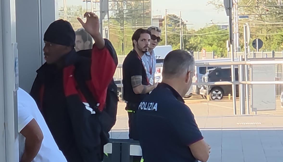 David in partenza per Madrid: eccolo al suo arrivo a Caselle