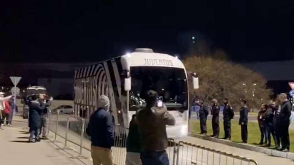 LIVE TJ - L'arrivo della Juventus all'Allianz Stadium (VIDEO)