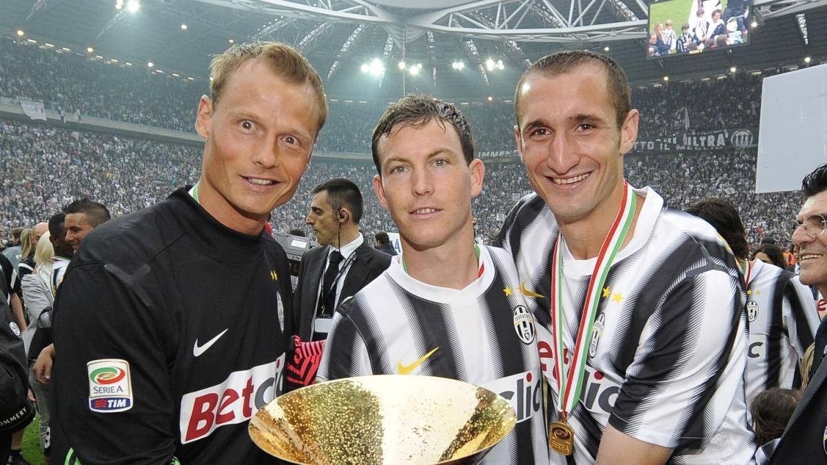 L'omaggio a Manninger: dallo striscione della curva al gesto di Buffon, Chimenti, Bonucci, Chiellini e Marchisio