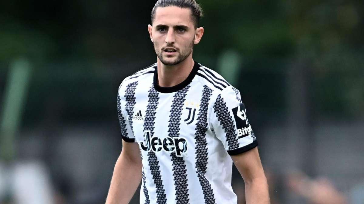 LIVE TJ - Kostic sempre più vicino alla Juventus. Accordo tra i bianconeri e lo United per Rabiot. I Red Devils devono trovare un'intesa con la mamma del francese. Le ultime su Frattesi e Paredes
