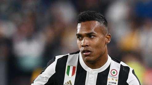 Sky - Oggi tentativo PSG per Alex Sandro, la Juve dice no