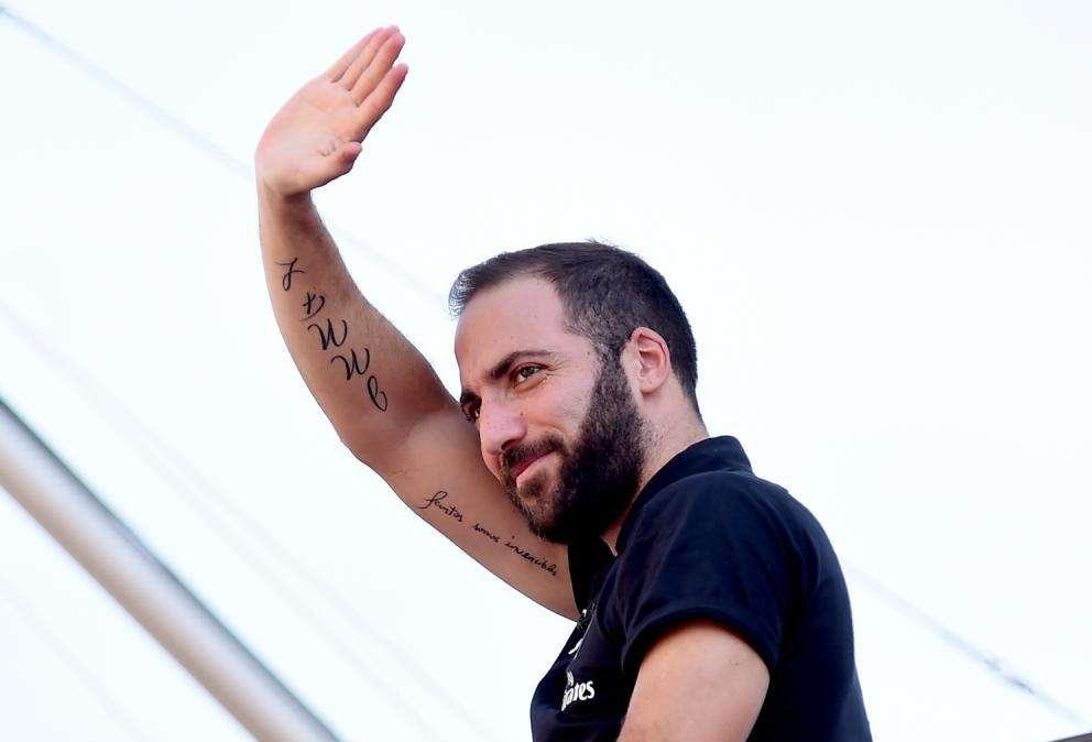 Sabato Napoli-Milan, Higuain sfida ancora il suo passato e cerca altri gol decisivi