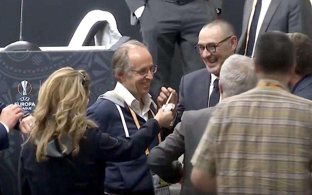 100% CON LA SOCIETÀ 