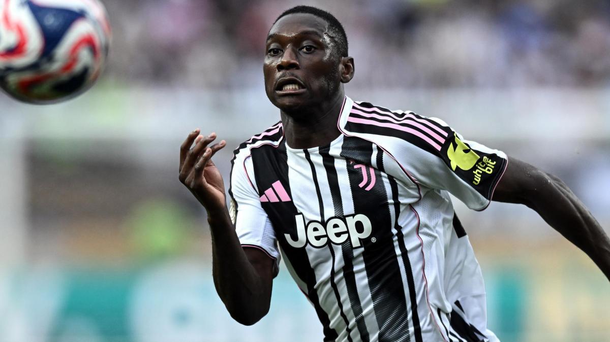 Romano: "Su Kolo Muani Carnevali ha voluto mandare un messaggio al PSG"