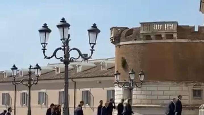 LIVE TJ - Juve in ritiro a Roma. In rialzo le quotazioni di Nicolussi Caviglia e Iling Junior. I convocati. Recuperati Danilo, Alex Sandro e Yildiz. Out De Sciglio. Alle 19 la conferenza di Allegri e Danilo (FOTO E VIDEO)