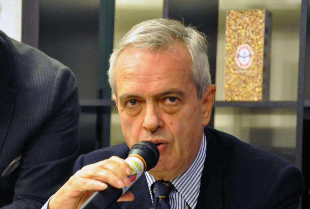 SOTTOBOSCO - Il tempo è scaduto. Il gioco latita e i numeri condannano Sarri: si assuma responsabilità. Confronto con Conte è impari. Con la Champions all'orizzonte, serve decisione forte e immediata, ma spetta solo al Presidente Agnelli