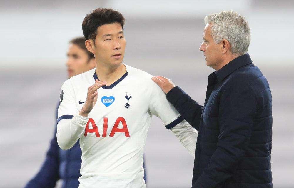 Calcio: Lloris e Son se le danno, Mourinho 'così è bello'