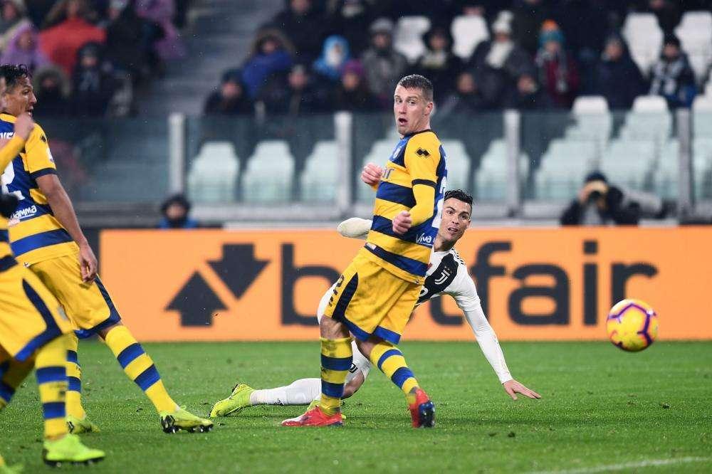 TJ - Chi poteva segnare se non lui, le foto del gol 