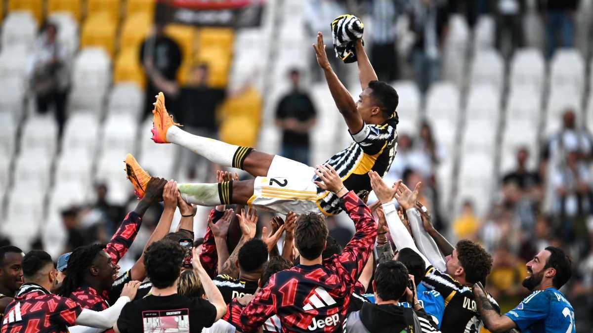 L'addio di Alex Sandro: "E' stato un viaggio fantastico, vi porterò sempre nel cuore. La storia della Juventus sarà sempre lottare e vincere" - (VIDEO)