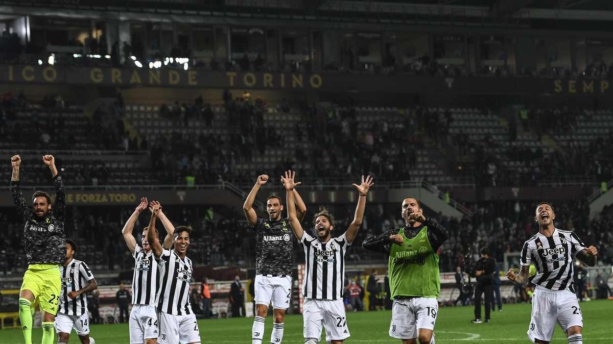 Il Napoli davanti a tutti nella lotta per lo scudetto Inter e Milan alla pari, risale la Juve