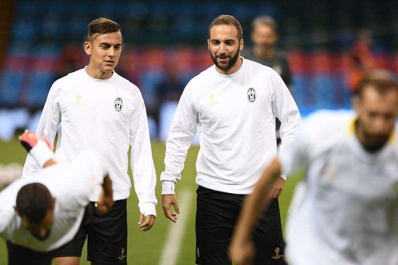 LIVE MIAMI - Rifinitura terminata. Contro il Psg spazio al 4-2-3-1. De Sciglio in campo dal 1º minuto. In attacco Dybala e Bentancur titolari. Higuain in panchina