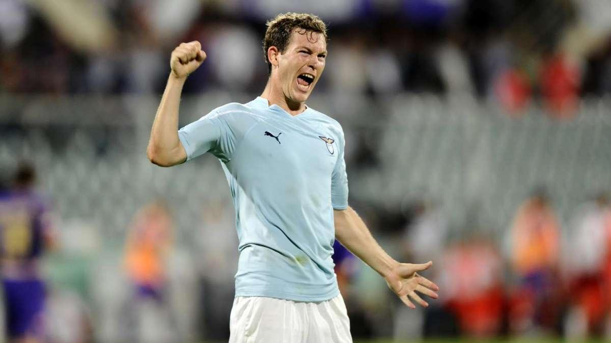 La Lazio punta Cavanda. E Lichtsteiner può andare alla Juve