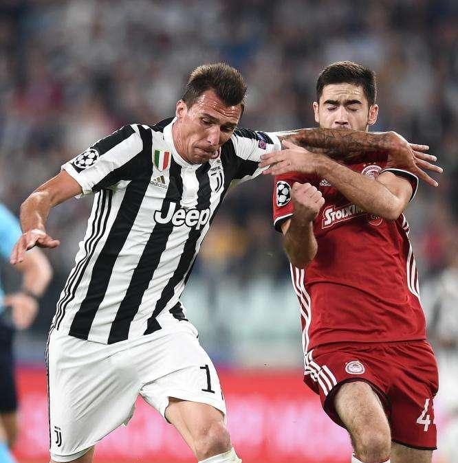 LIVE TJ - JUVENTUS-OLYMPIACOS 2-0, i bianconeri non sbagliano, Higuain torna al gol