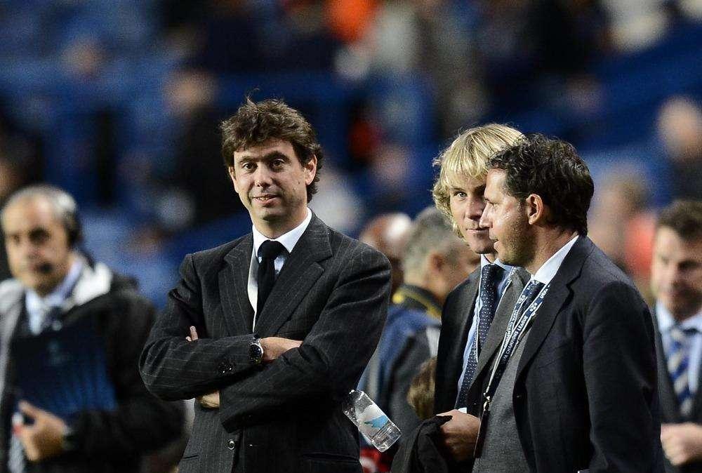Zingaretti, la clamorosa gaffe del portavoce che si augura che l'aereo della Juve cada..