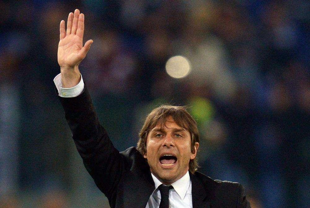 Carratelli su il Roma è drastico: "Lo Stile Juve è morto nel 2003! Conte un ultrà della panchina, esprime rabbiosa superiorità e selvaggia cattiva educazione"