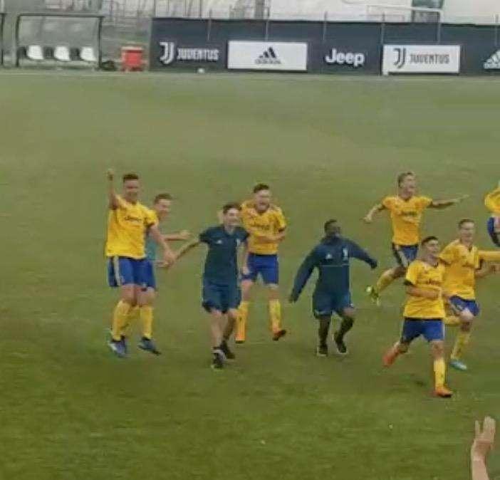 VIDEO - Under 15, esplode la festa dei bianconeri per l'approdo alla semifinale Scudetto! 