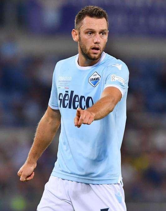 La Stampa - Juve, De Vrij per il 2018