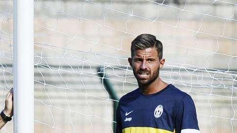 LIVE CHATILLON - STORARI: "Attenzioni Fiorentina fanno piacere, però credo di restare alla Juve. Buffon criticato? Resta il numero uno"