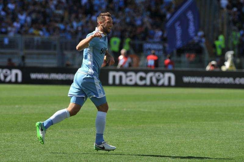 De Vrij vuole lasciare la Lazio a parametro zero: i capitolini non si rassegnano 